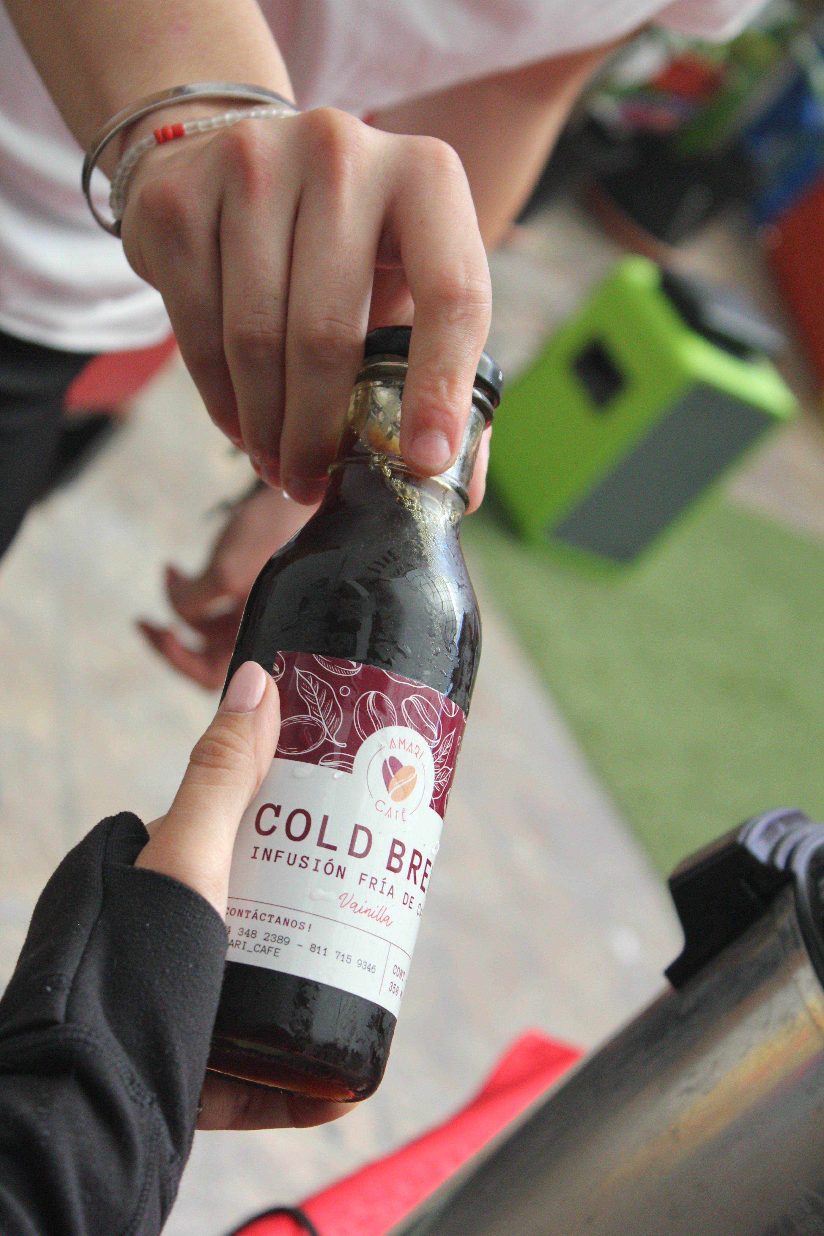 Botella de cold brew Amari Cafe